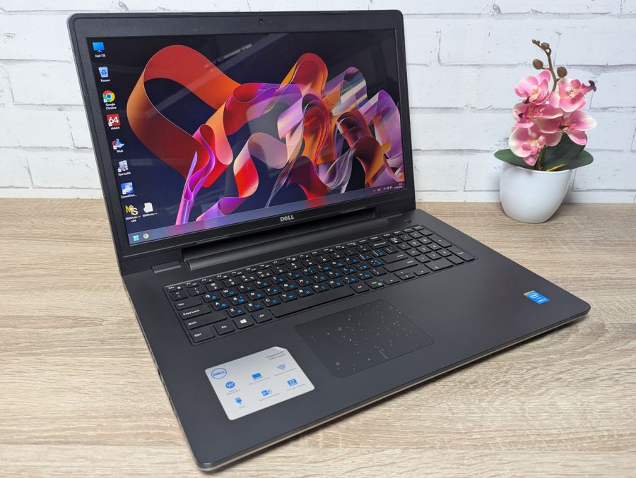 Ноутбук Б/В Dell Inspiron P26E, Intel Core i3-5005U, DDR3 8GB, SSD 180GB, 17" HD Сенсор