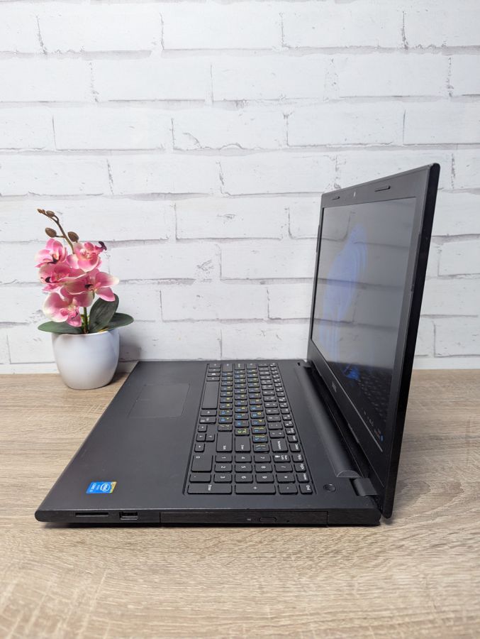 Ноутбук Б/В Dell Inspiron 4915 6, Intel Core i3-4005U, DDR3 8 GB, SSD 128GB, 15.6" Full HD
