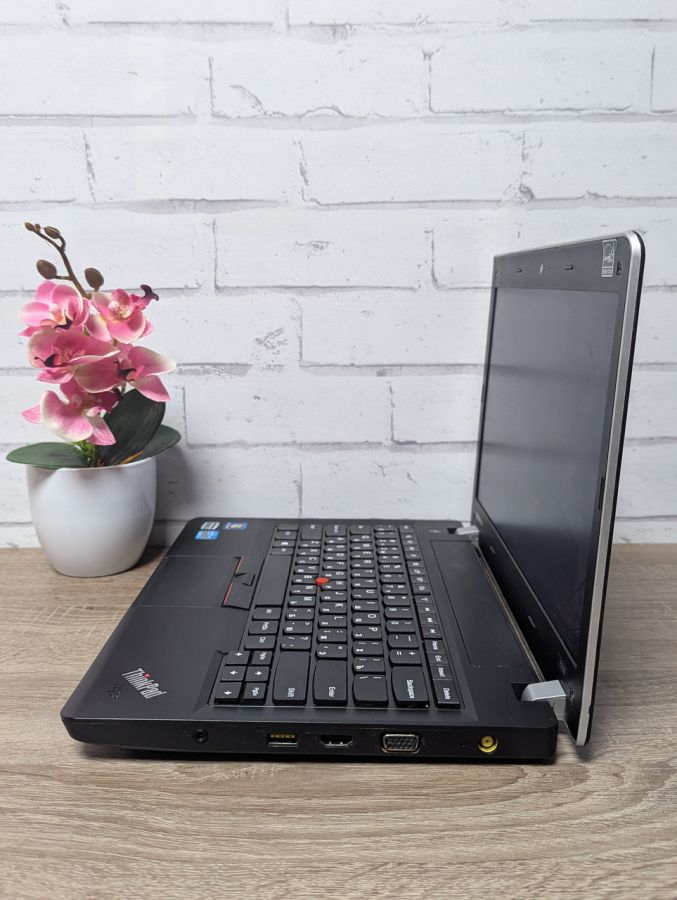 Уцінка! Ноутбук Б/В Lenovo ThinkPad E330, Intel Core i3-2370M, DDR3 8 GB, SSD 128GB, 13.3" HD