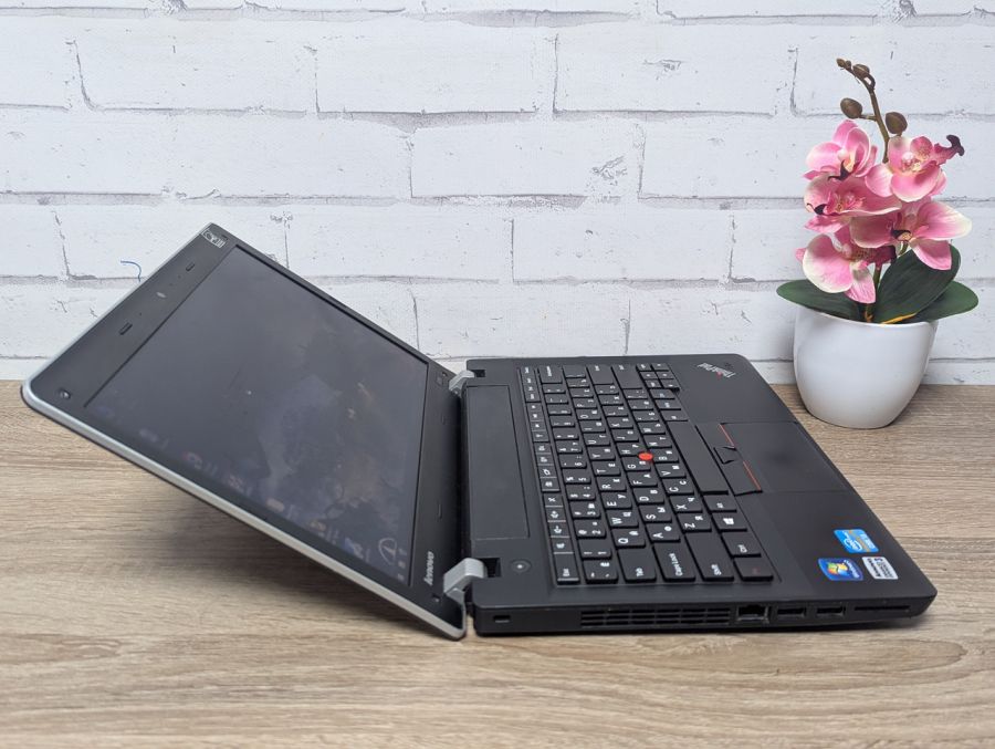 Ноутбук Б/В Lenovo ThinkPad E330, Intel Core i3-2370M, DDR3 8GB, SSD 128GB, 13" HD