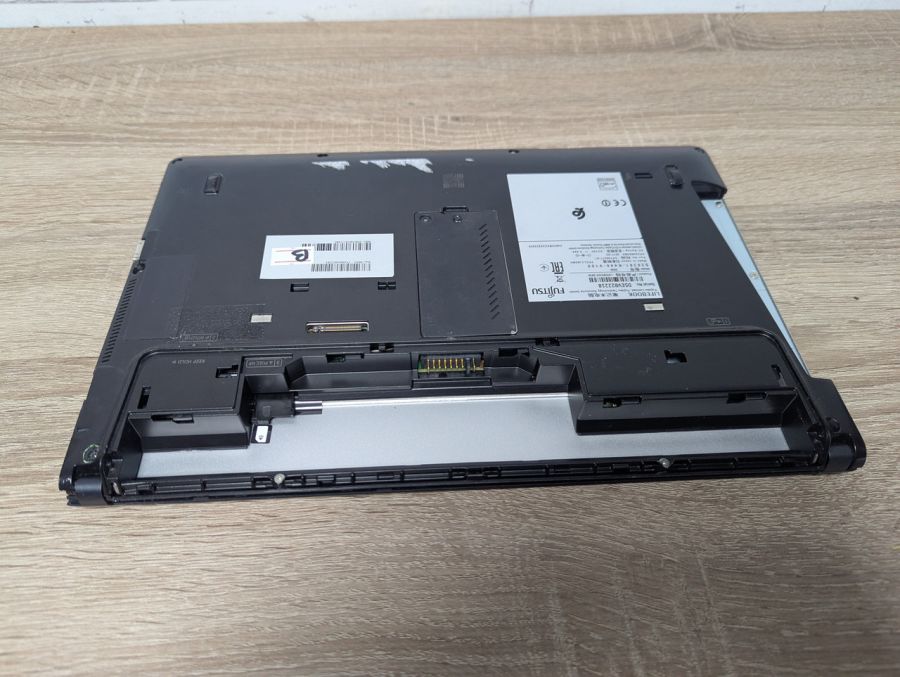 Ноутбук Б/В Fujitsu S937, Intel Core i5-7300U, DDR4 12 GB, SSD 256GB, 13" Full HD Сенсор