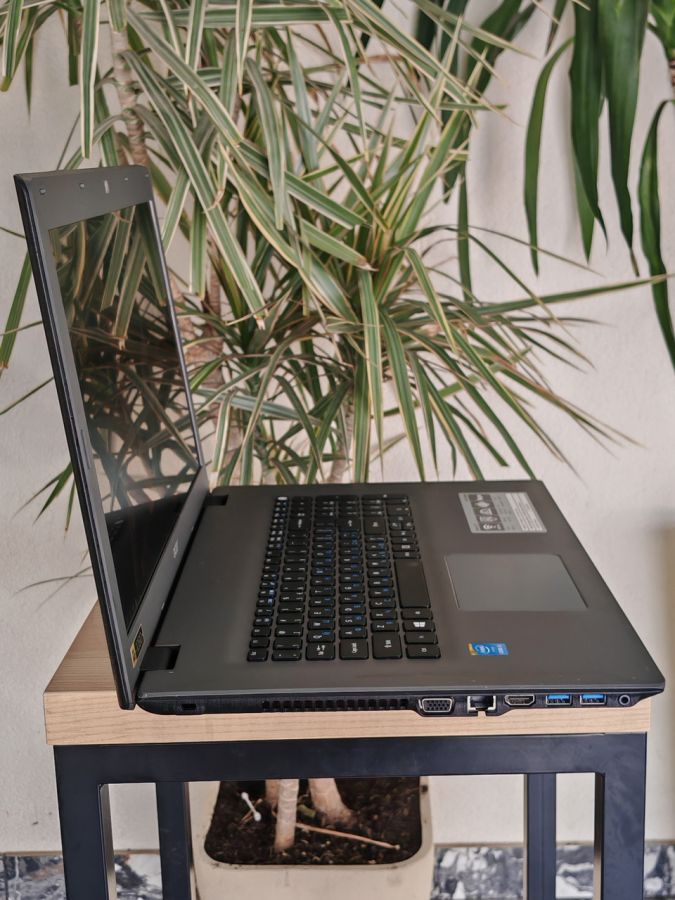 Ноутбук Б/В Acer Aspire E5-772, Intel Core i3-4005U, DDR3 8 GB, SSD 128GB, 17" Full HD