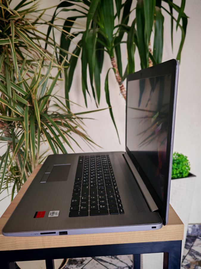 Ноутбук Б/В HP 470 G7, Intel Core i5-10Gen, DDR4 16 GB, SSD 256GB, AMD Radeon R7 M440 2gb, 17" Full HD