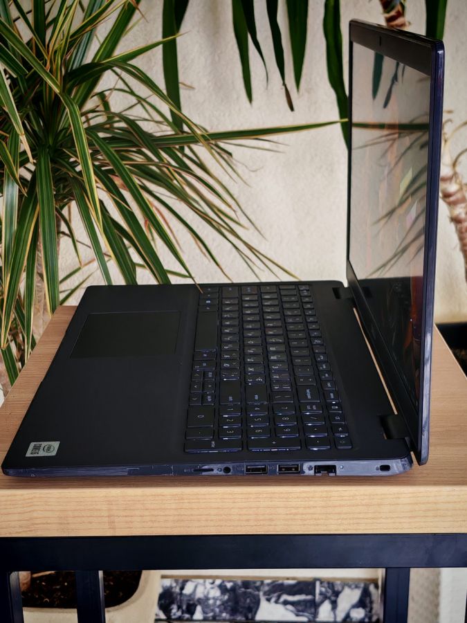 Уцінка! Ноутбук Б/В Dell Latitude 3510, Intel Core i5-10210U, DDR4 16 GB, SSD 256GB, 15" Full HD