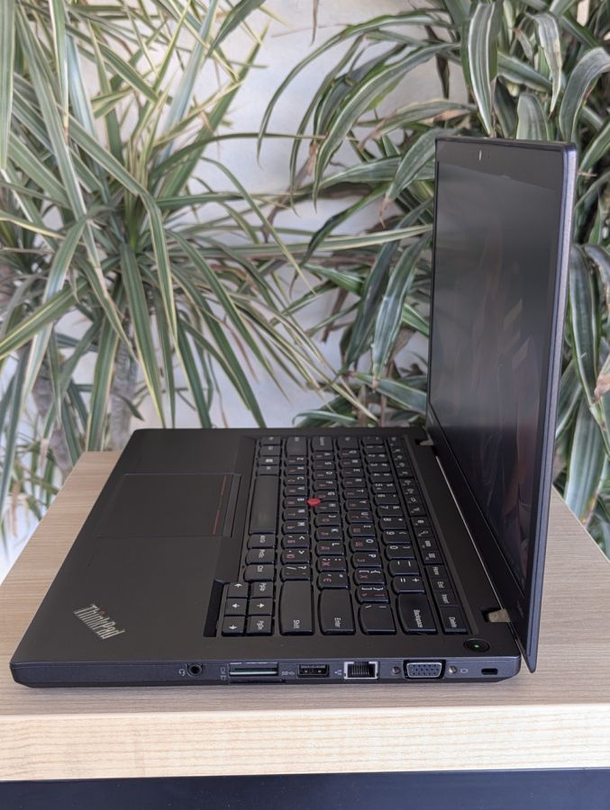 Уцінка! Ноутбук Б/В Lenovo ThinkPad T440S, Intel Core i5-4300U, DDR3 8 GB, SSD 128GB, 14" HD