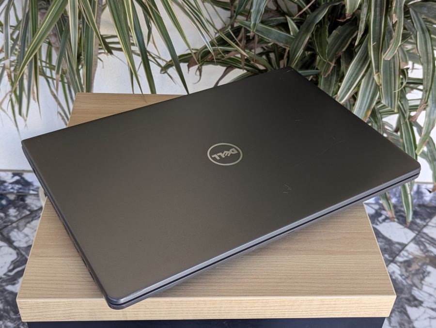 Ноутбук Б/В Dell Vostro 15-3568, Intel Core i5-7200U, DDR4 16 GB, SSD 180GB, HD