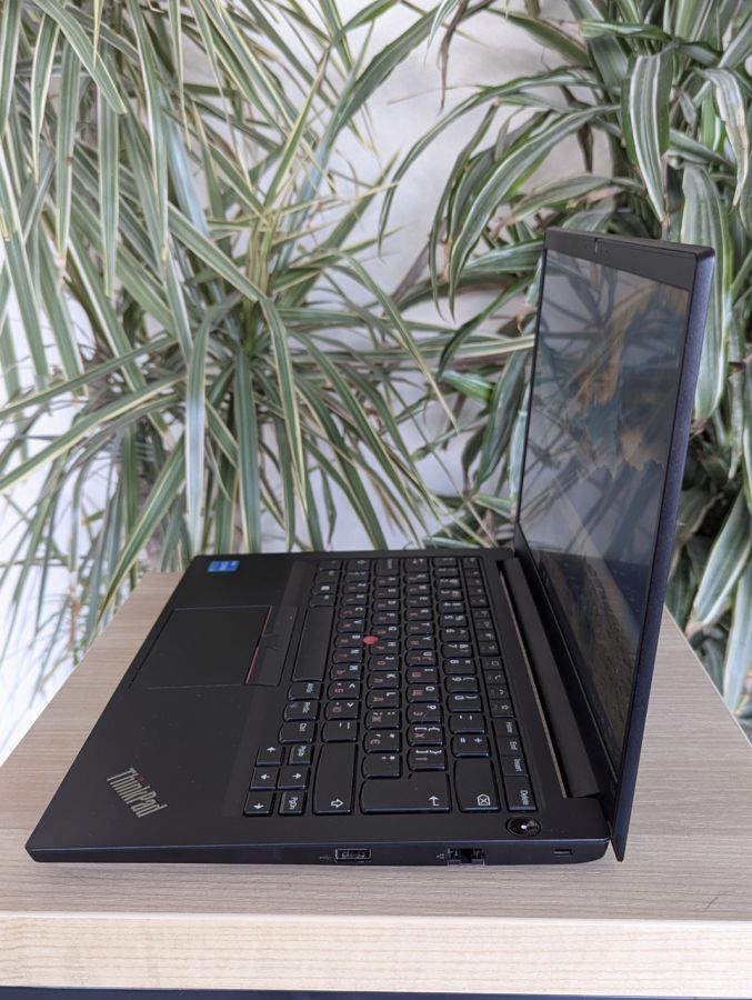 Ноутбук Б/В Lenovo ThinkPad E14, Intel Core i5-11Gen, DDR4 16 GB, SSD 256GB, MX450 2Gb, 14" Full HD