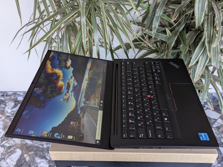 Ноутбук Б/В Lenovo ThinkPad E14, Intel Core i5-11Gen, DDR4 16 GB, SSD 256GB, MX450 2Gb, 14" Full HD