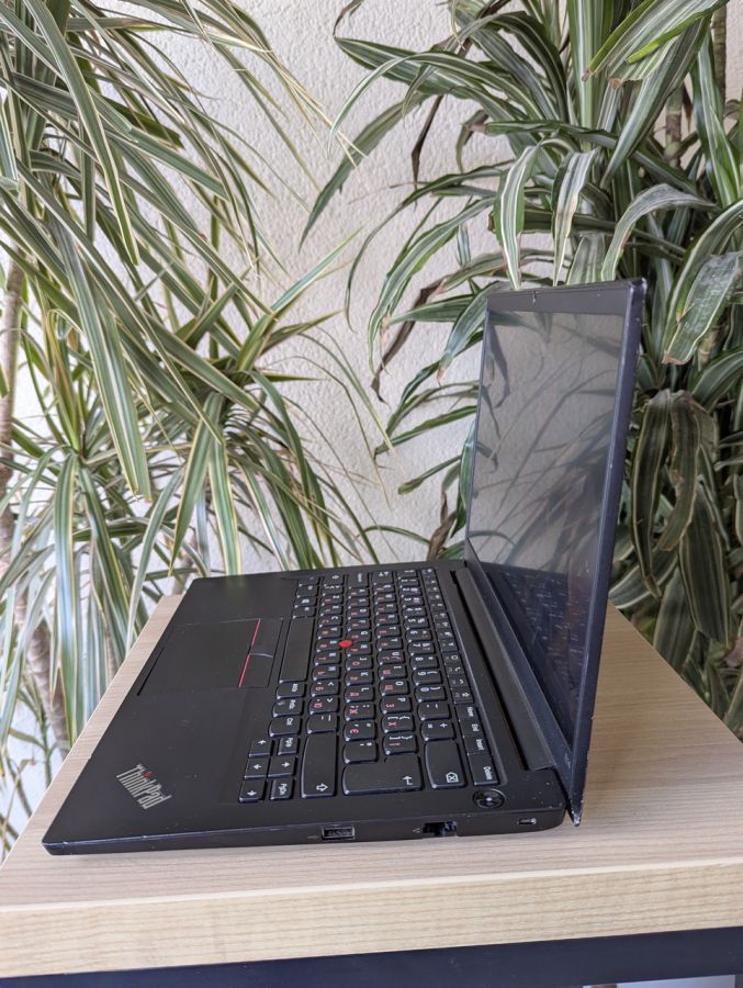 Уцінка! Ноутбук Б/В Lenovo ThinkPad E14, Intel Core i3-11Gen, DDR4 16 GB, SSD 256GB, 14" Full HD