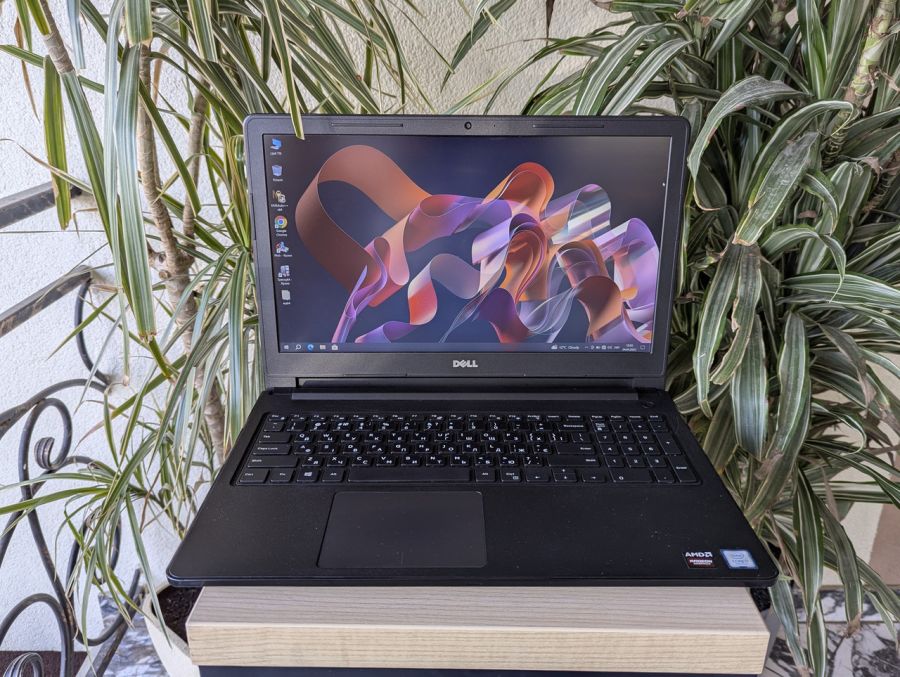 Ноутбук Б/В Dell Vostro 15-3568, Intel Core i7-7500U, DDR4 16 GB, SSD 256GB, AMD Radeon HD 8500M, 15.6" Full HD