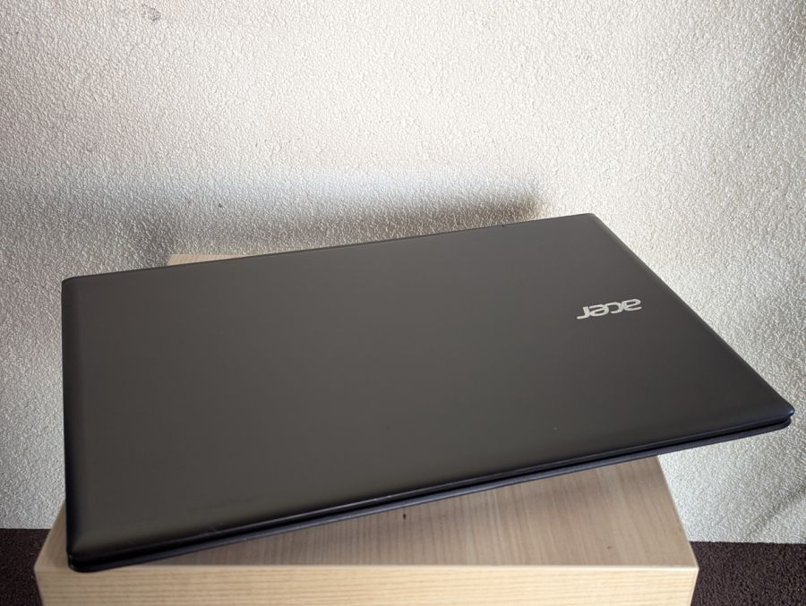 Уцінка! Ноутбук Б/В Acer Aspire E5-774G, Intel Core i5-7200U, DDR4 16 GB, SSD 360GB, GTX 950M 2Gb, 17.3" (1600x900x60Hz)