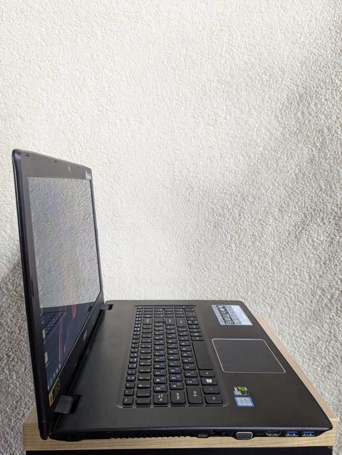 Уцінка! Ноутбук Б/В Acer Aspire E5-774G, Intel Core i5-7200U, DDR4 16 GB, SSD 360GB, GTX 950M 2Gb, 17.3" (1600x900x60Hz)