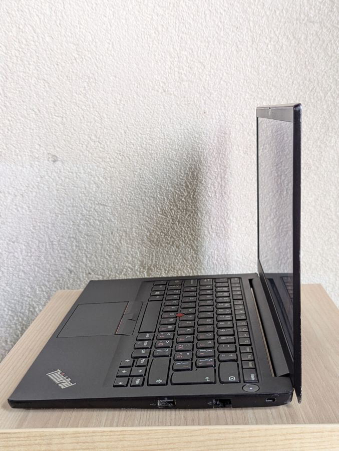 Уцінка! Ноутбук Б/В Lenovo ThinkPad E14, Intel Core i3-11Gen, DDR4 16 GB, SSD 256GB, 14" Full HD