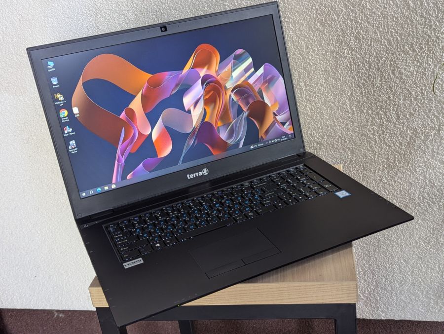 Ноутбук Б/В Terra Clevo N770WU, Intel Core i3-7100U, DDR4 8 GB, SSD 128GB + HDD 500GB, 17.3" HD