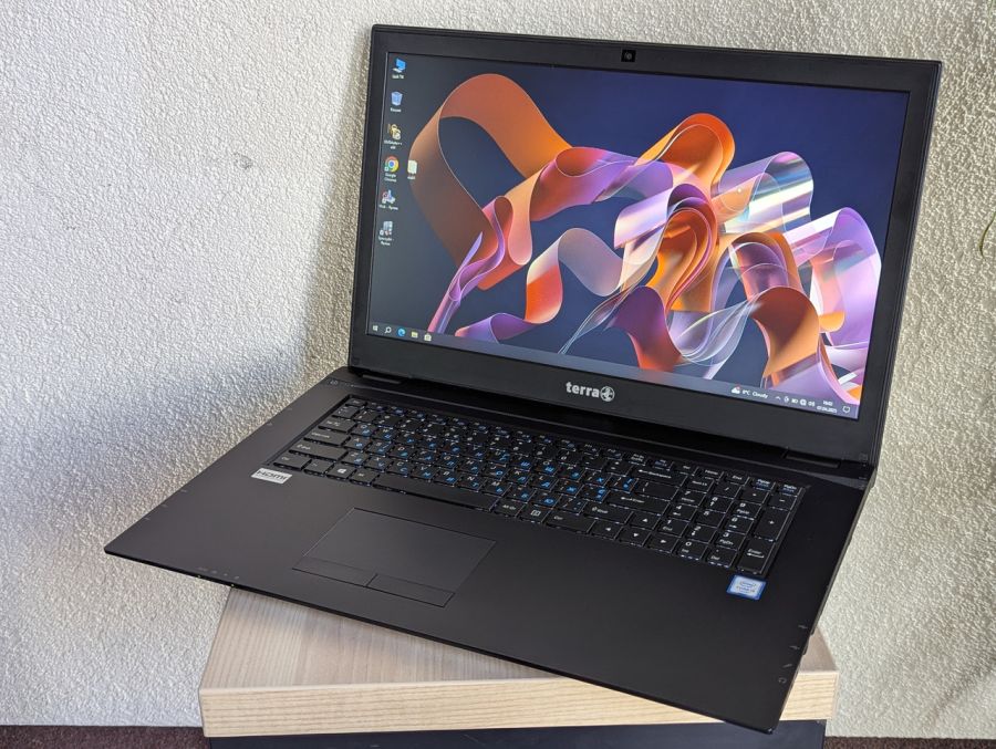 Ноутбук Б/В Terra Clevo N770WU, Intel Core i3-7100U, DDR4 8 GB, SSD 128GB + HDD 500GB, 17.3" HD