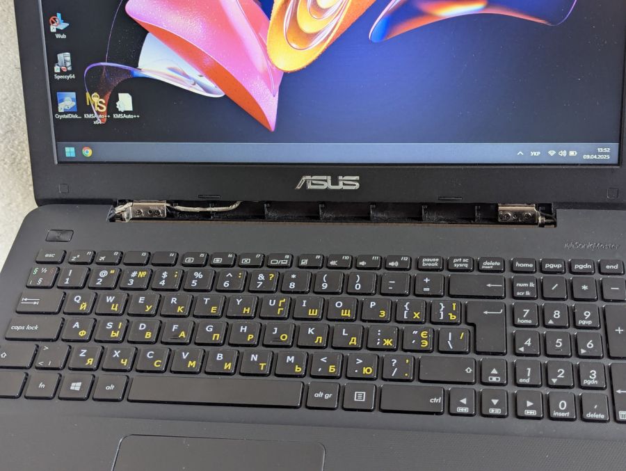 Уцінка! Ноутбук Б/В ASUS R557L, Intel Core i3-5005U, DDR3 4 GB, SSD 128GB, 15.6" HD