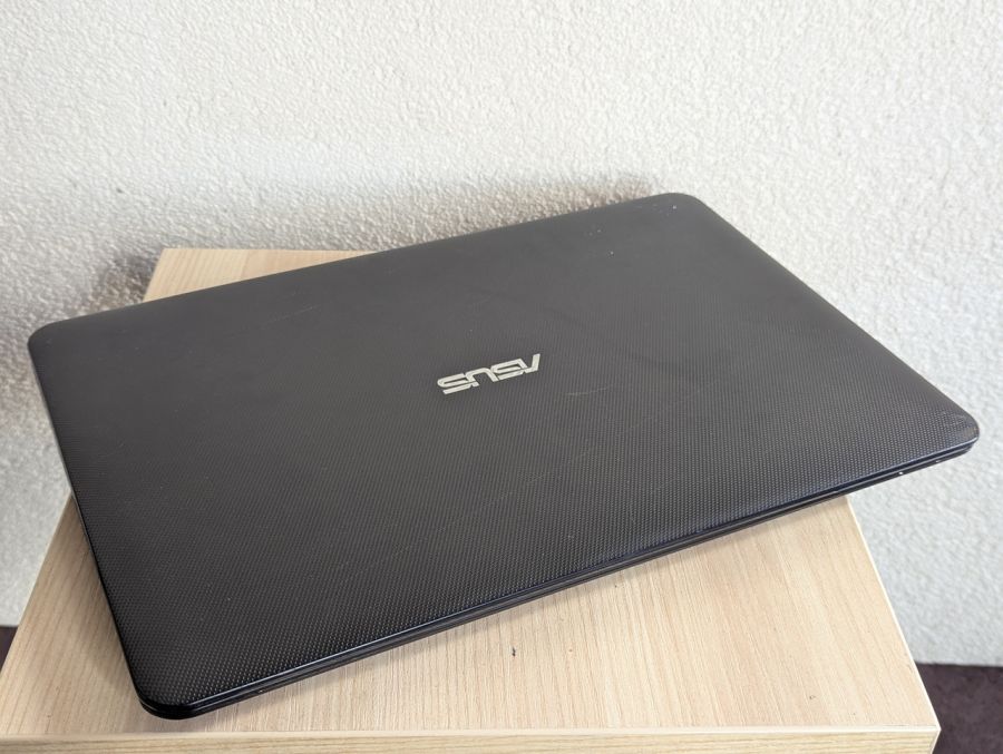 Уцінка! Ноутбук Б/В ASUS R557L, Intel Core i3-5005U, DDR3 4 GB, SSD 128GB, 15.6" HD
