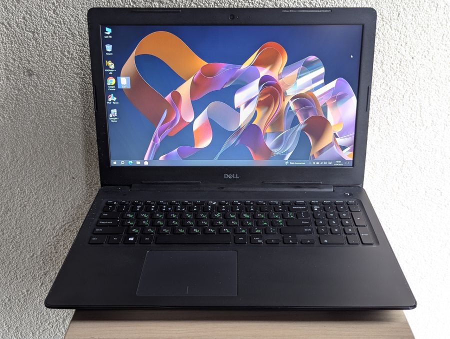 Уцінка! Ноутбук Б/В Dell Latitude 3590, Intel Core i5-8250U, DDR4 12 GB, SSD 128GB + HDD 1TB, 15.6" Full HD