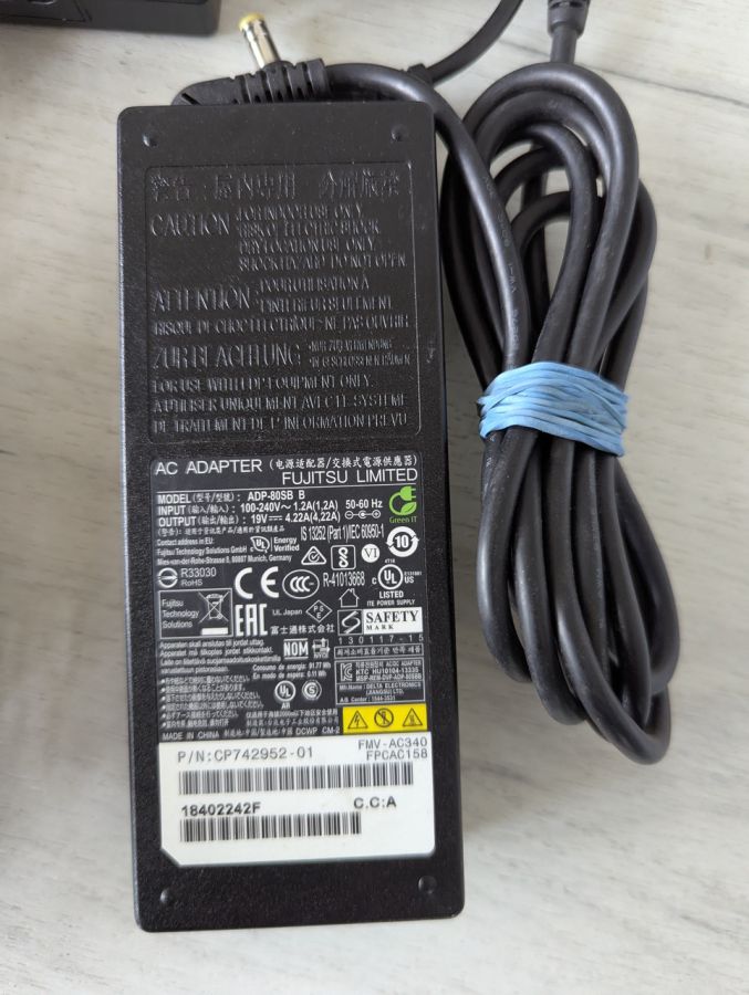 Б/В Fujitsu 80w 5.5x2.5 - 19V