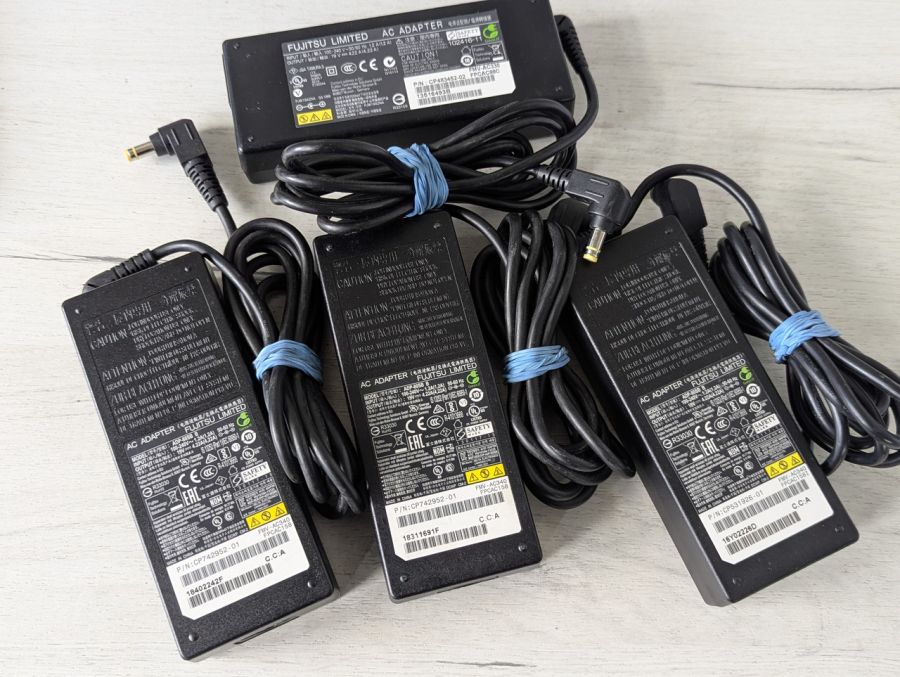 Б/В Fujitsu 80w 5.5x2.5 - 19V