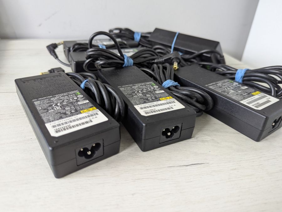 Б/В Fujitsu 80w 5.5x2.5 - 19V