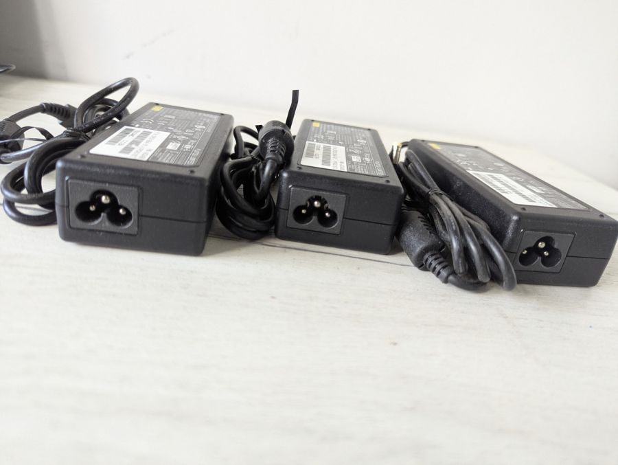 Б/В Fujitsu 5.5x2.5 19V 90w