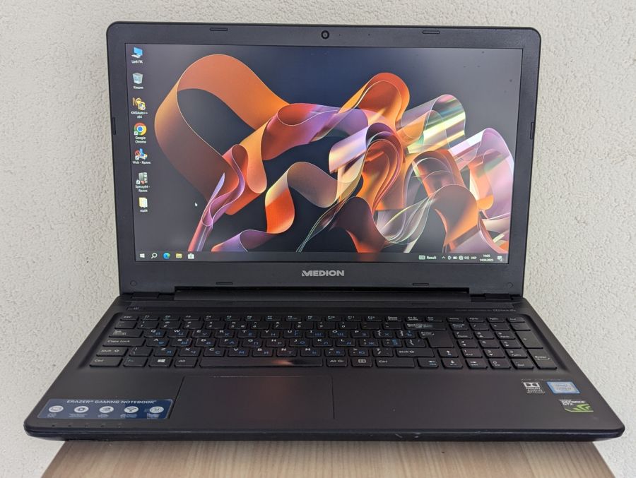 Ноутбук Б/В Medion D15SHN, Intel Core i7-6500U, DDR4 16 GB, SSD 128GB + HDD 1TB, NVIDIA GeForce GTX 950M 2Gb, 15" Full HD