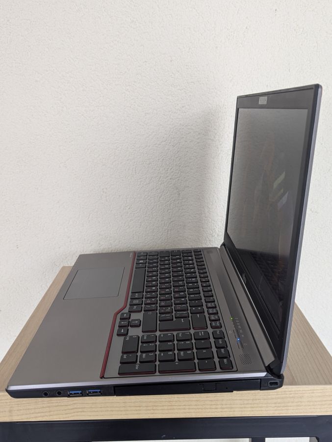 Уцінка! Ноутбук Б/В Fujitsu E754, Intel Core i5-4300M, DDR3 8 GB, SSD 128GB, 15.6" Full HD