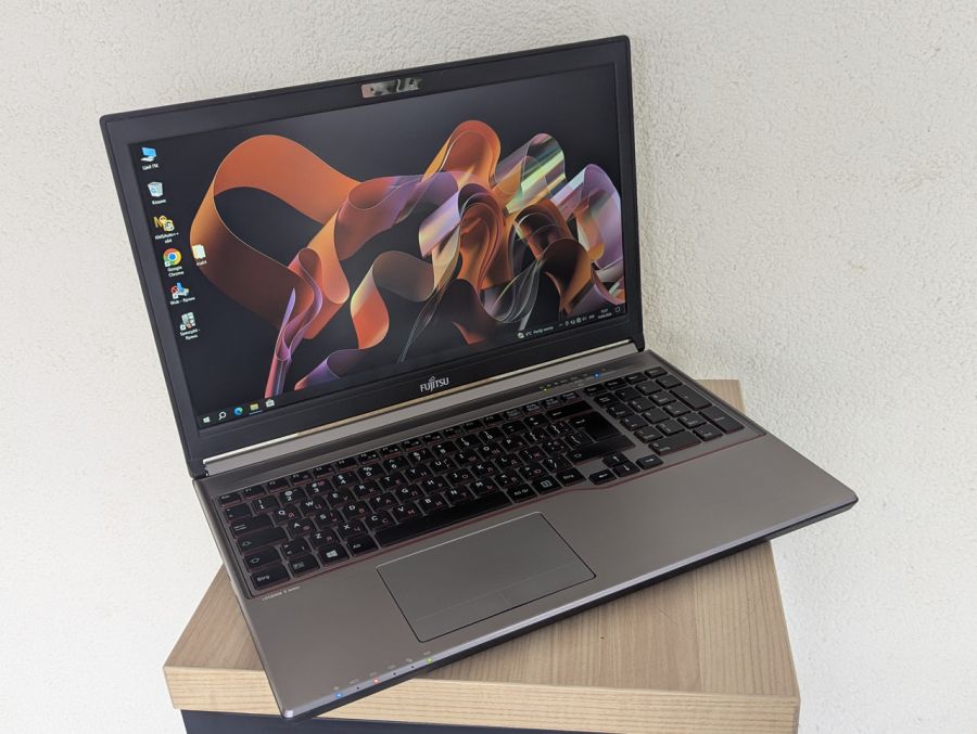 Уцінка! Ноутбук Б/В Fujitsu E754, Intel Core i5-4300M, DDR3 8 GB, SSD 128GB, 15.6" Full HD