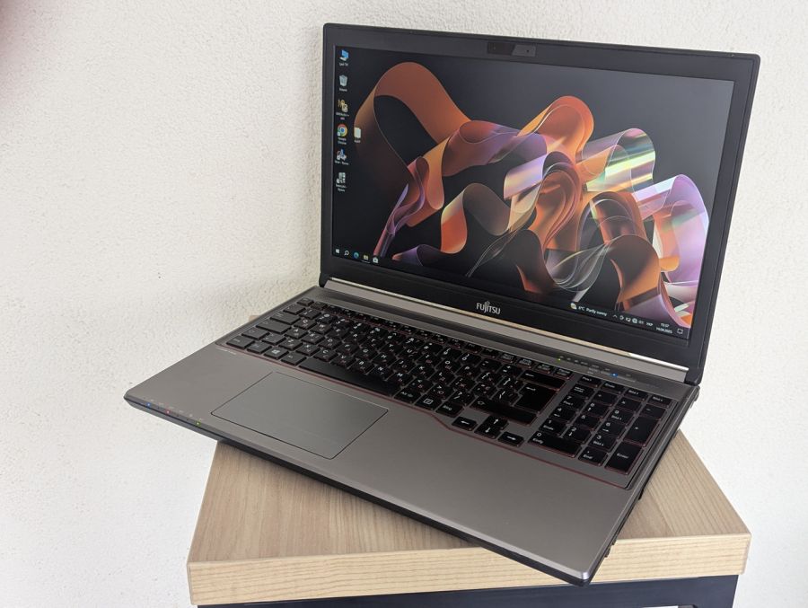 Уцінка! Ноутбук Б/В Fujitsu E754, Intel Core i5-4300M, DDR3 8 GB, SSD 128GB, 15.6" Full HD