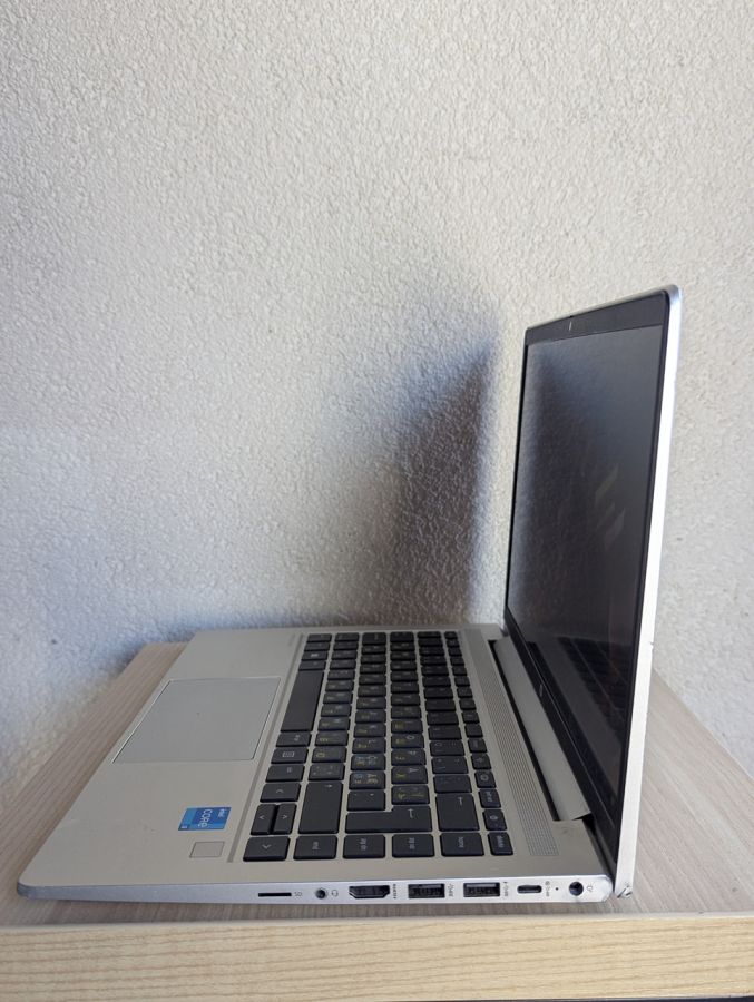Уцінка! Ноутбук Б/В HP ProBook 440 G8, Intel Core i3, DDR4 16 GB, SSD 256GB, 14" Full HD