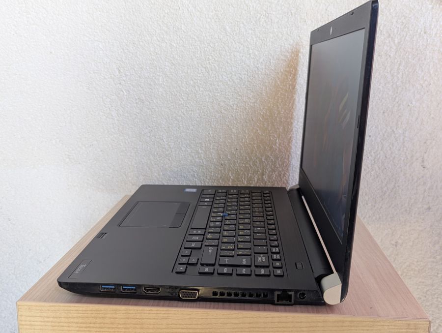 Ноутбук Б/В Toshiba Tecra A40-D, Intel Core i5-7300U, DDR4 8 GB, SSD 256GB, 14" HD