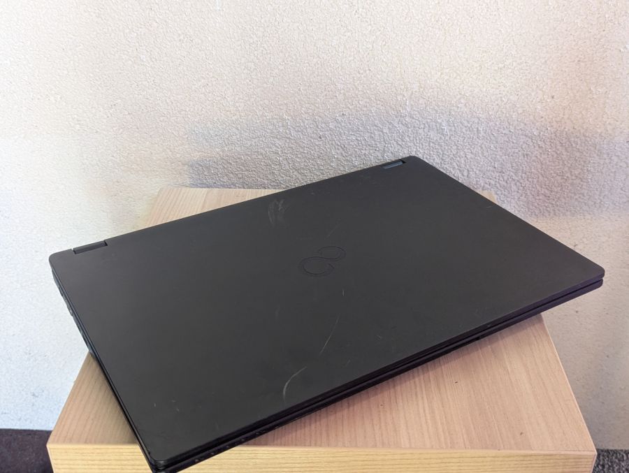 Ноутбук Б/В Fujitsu LifeBook E458, Intel Core i5-7200U, DDR4 8GB, SSD 128GB, 15" Full HD
