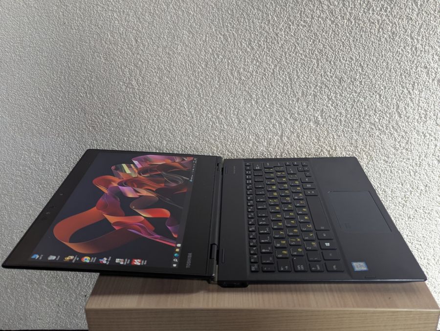 Уцінка! Ноутбук Б/В Toshiba Portege X20W-E, Intel Core i5-8350U, DDR3 16 GB, SSD 256GB, 12.5" Full HD Сенсор
