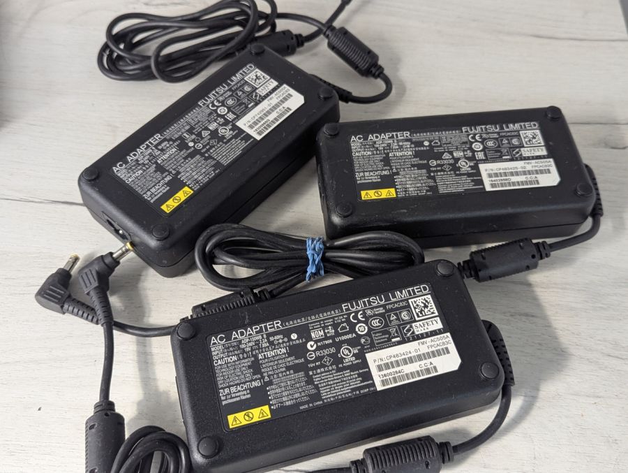 Б/В Fujitsu 150W 5.5*2.5
