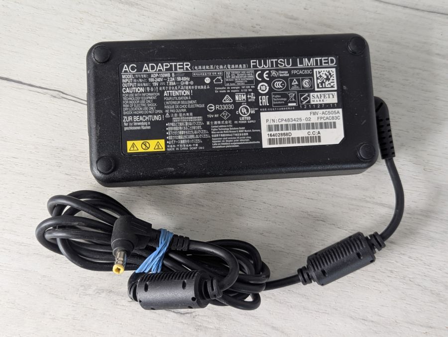 Б/В Fujitsu 150W 5.5*2.5