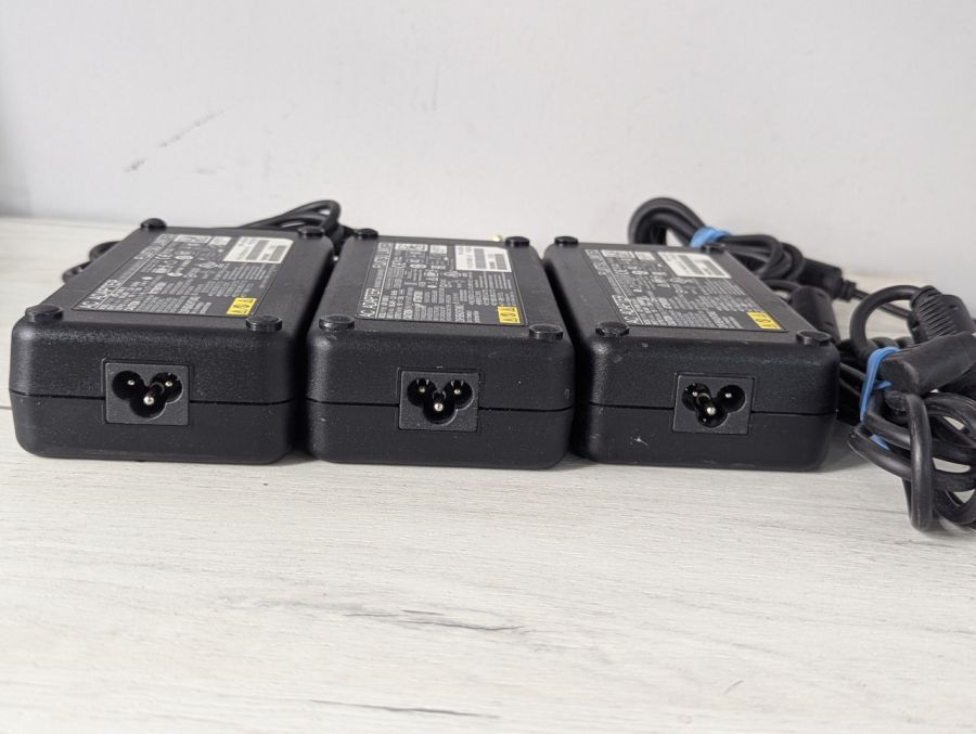 Б/В Fujitsu 150W 5.5*2.5