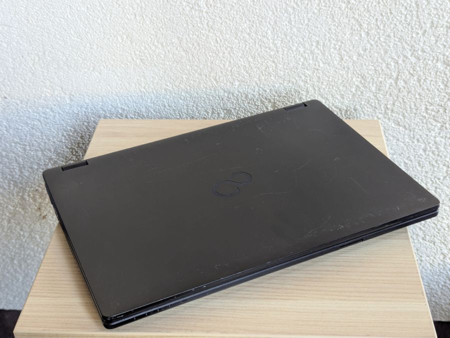Уцінка! Ноутбук Б/В Fujitsu LifeBook E549, Intel Core i5-8265U, DDR4 16 GB, SSD 256GB, 14" Full HD