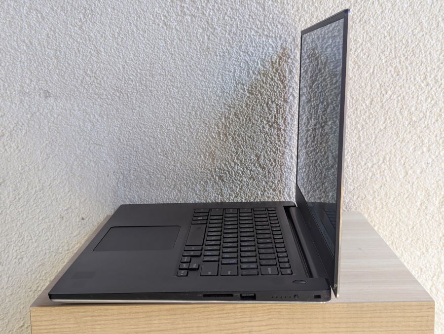 Ноутбук Б/В Dell Precision 5530, Intel Core i5-8400H, DDR4 16 GB, SSD 256GB, NVIDIA Quadro P1000 4Gb, 15.6" Full HD