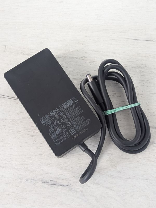 Б/В Microsoft surface 1931 199W 7.4x5.0 [ProductHub SKU Microsoft]