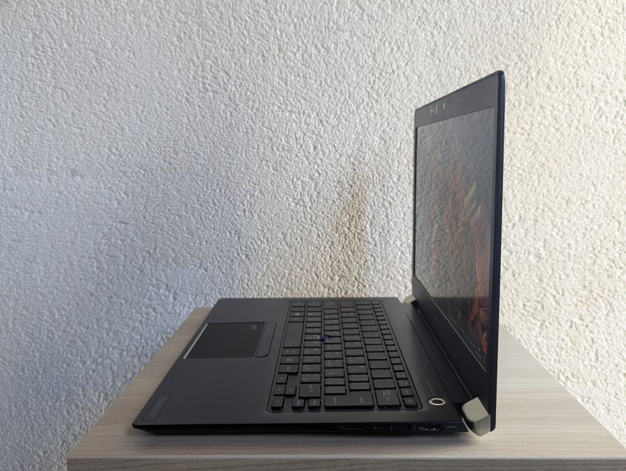 Ноутбук Б/В Dynabook Portege X30-F, Intel Core i7-8665U, DDR4 16 GB, SSD 256GB, 13" Full HD