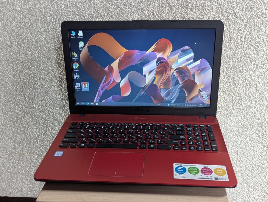 Уцінка! Ноутбук Б/В ASUS Vivobook X541U, Intel Core i3-6006U, DDR4 8 GB, SSD 128GB, 15.6" HD