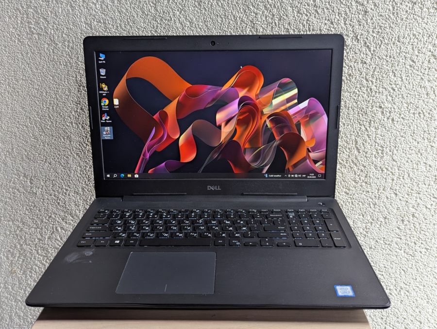 Уцінка! Ноутбук Б/В Dell Latitude 3590, Intel Core i5-8250U, DDR4 16 GB, SSD 256GB, 15.6" Full HD