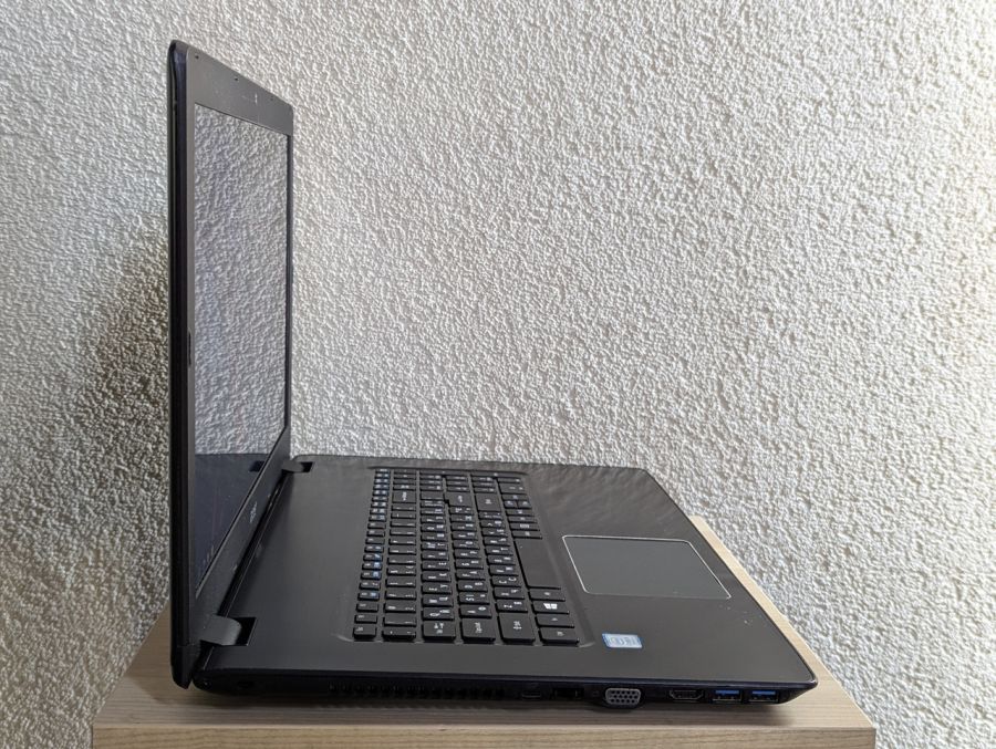 Уцінка! Ноутбук Б/В Acer Aspire E5-774, Intel Core i5-7200U, DDR4 8 GB, SSD 128GB + HDD 1TB, HD