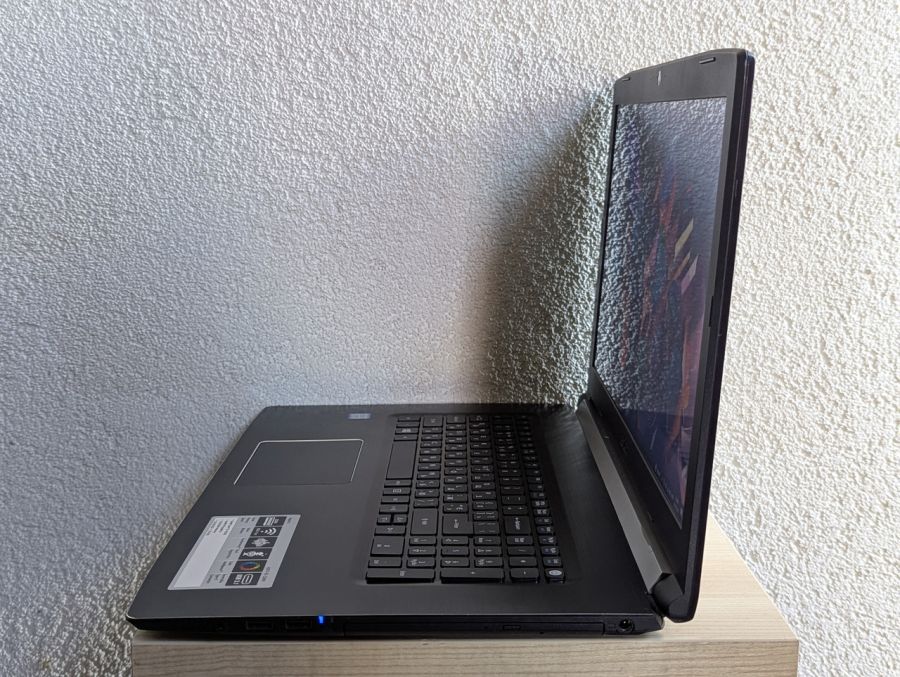 Уцінка! Ноутбук Б/В Acer Aspire A517 51, Intel Core i3-7020U, DDR4 20 GB, SSD 256GB, HD