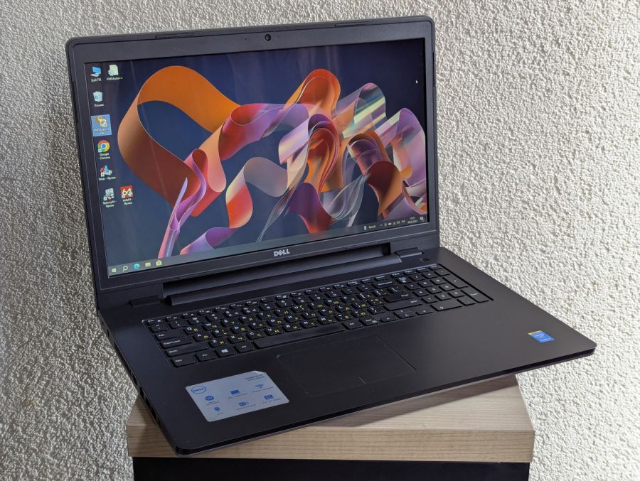 Ноутбук Б/В Dell Inspiron 5749, Intel Core i3-5005U, DDR3 8 GB, SSD 128GB, 17.3" (1600x900x60Hz)