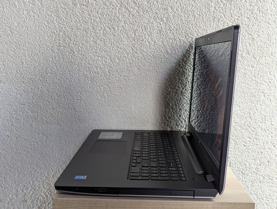 Ноутбук Б/В Dell Inspiron 5749, Intel Core i3-5005U, DDR3 8 GB, SSD 128GB, 17.3" (1600x900x60Hz)