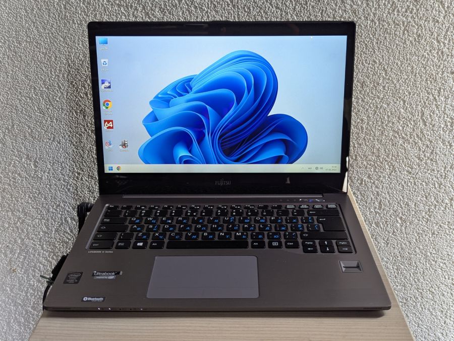 Уцінка! Ноутбук Б/В Fujitsu U904, Intel Core i5-4300U, DDR3 6 GB, SSD 128GB, 14" (3200x1800) Сенсор