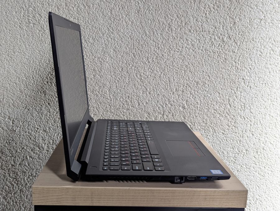 Ноутбук Б/В Lenovo V110, Intel Core i3-6006U, DDR4 8GB, SSD 128GB, 15.6" Full HD