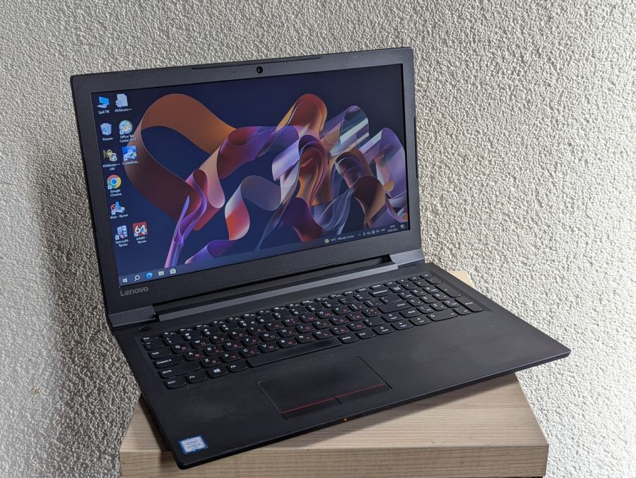Ноутбук Б/В Lenovo V110, Intel Core i3-6006U, DDR4 8GB, SSD 128GB, 15.6" Full HD